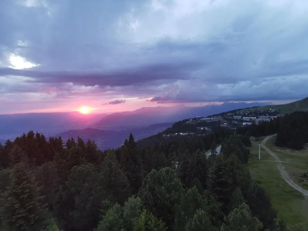 Appartement Edelweiss Chamrousse Vue Sur Recoin La Croix De Chamrousse Grenoble Apartment